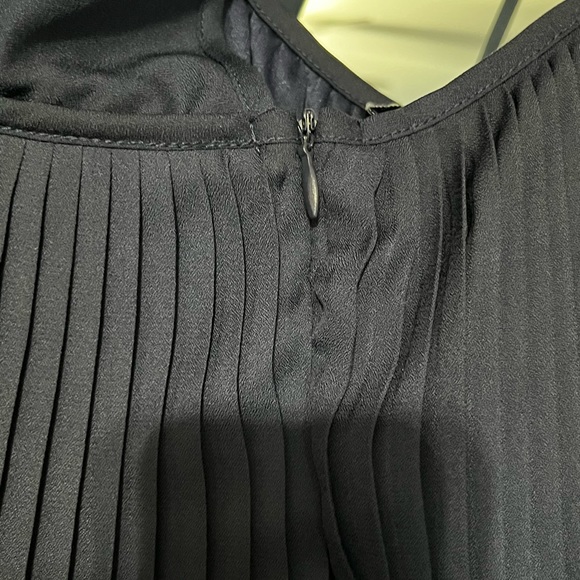 NWT Medium Tobi Kiss Me Hello Babydoll Navy Pleated Mini Dress - Picture 12 of 12